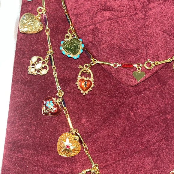 JOAN RIVERS HEARTS & FLOWERS CHARM NECKLACE WITH ALL 19 CHARMS - Picture 7 of 8